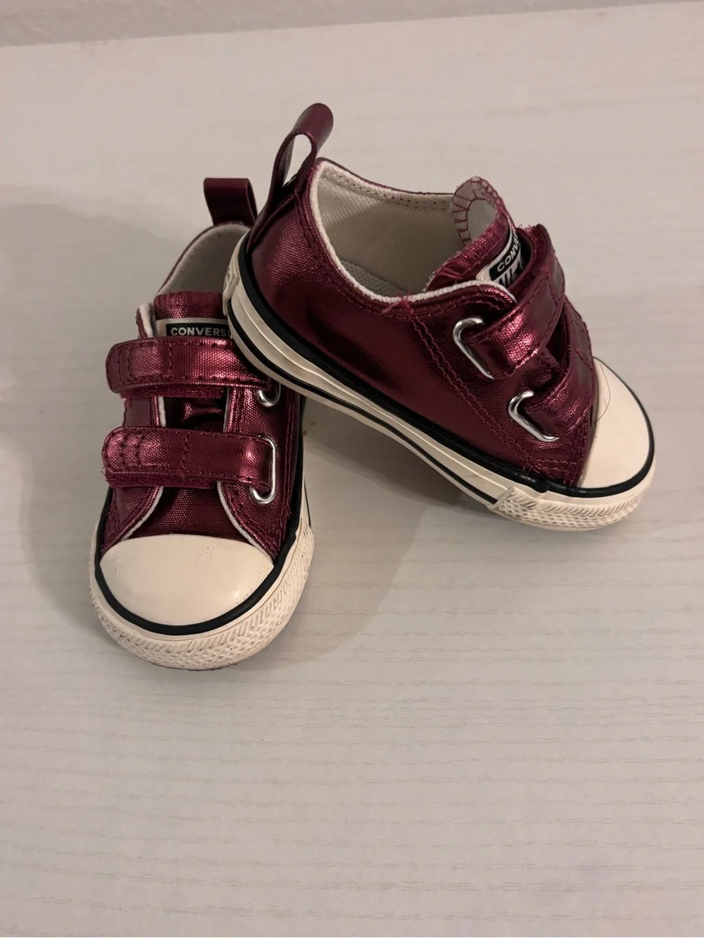 Converse Kids Metallic Wine Low-Top Sneakers